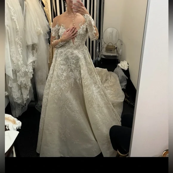 Tony Ward Elegant Lace Wedding Gown